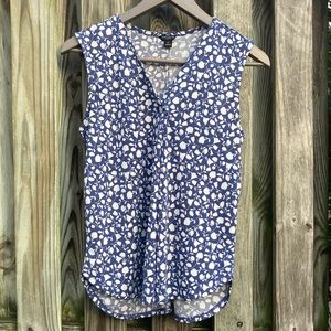 Ann Taylor petite sleeveless blouse pleat front blue white